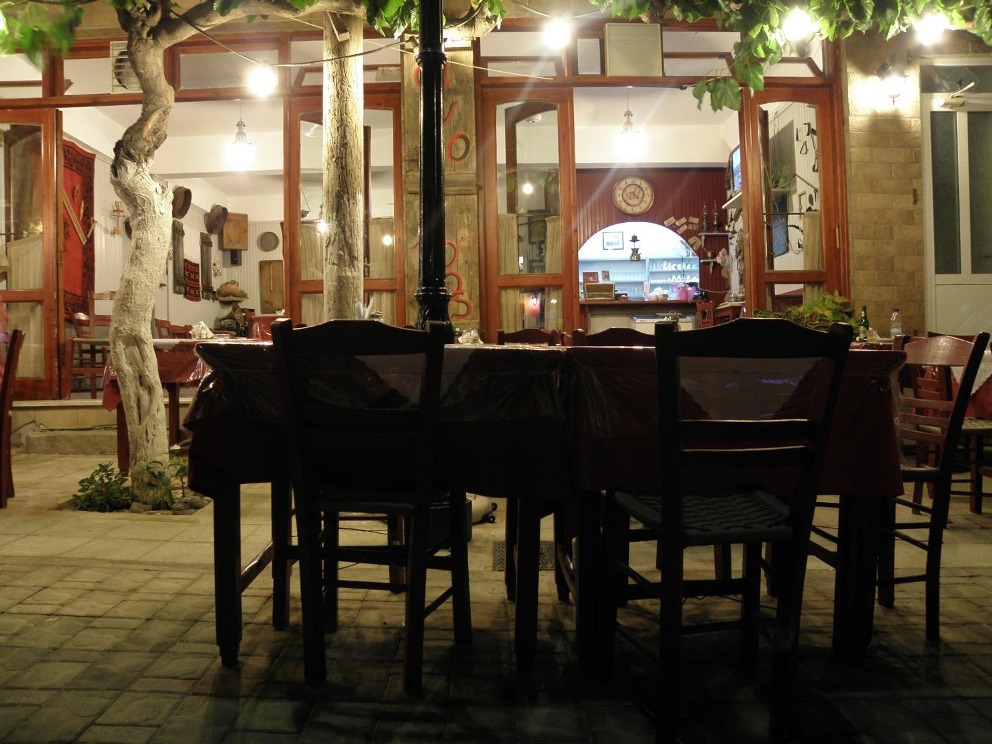 Megim Hotel Paleochora Buitenkant foto