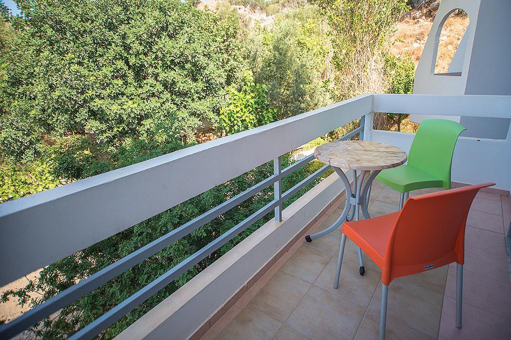 Megim Hotel Paleochora Buitenkant foto