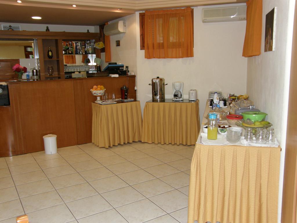 Megim Hotel Paleochora Buitenkant foto