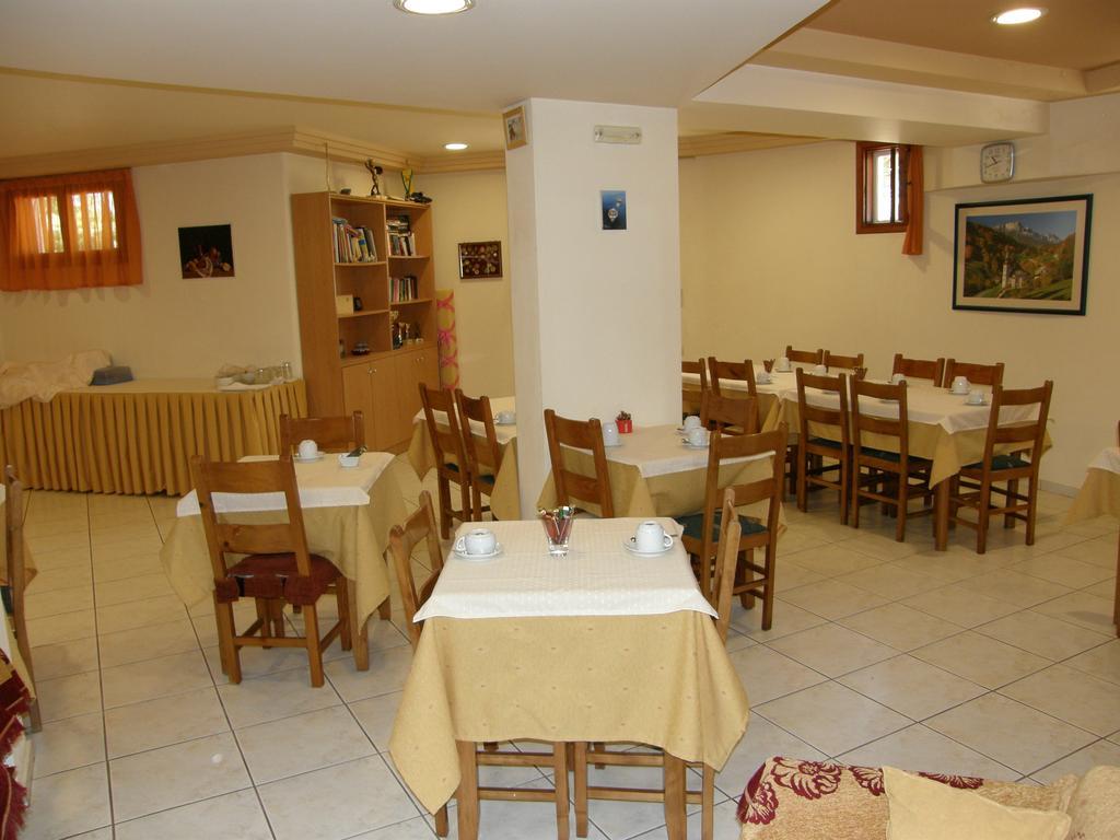 Megim Hotel Paleochora Buitenkant foto