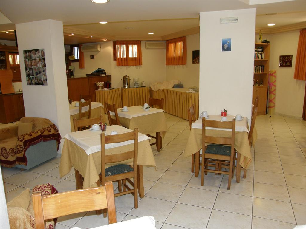 Megim Hotel Paleochora Buitenkant foto