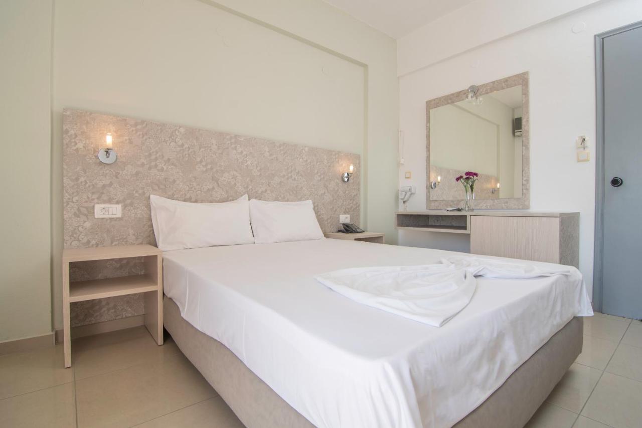 Megim Hotel Paleochora Buitenkant foto