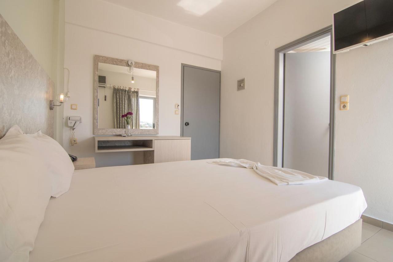 Megim Hotel Paleochora Buitenkant foto
